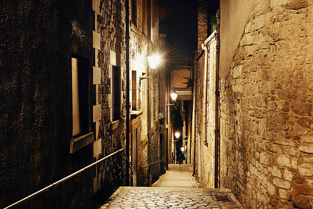 istock Edinburgh city street 589538398
