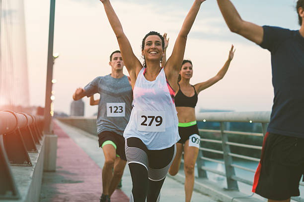 마라톤 주자. - marathon running jogging group of people 뉴스 사진 이미지