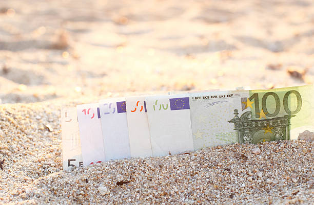 pieniądze  - five euro banknote european union currency number 5 paper currency zdjęcia i obrazy z banku zdjęć