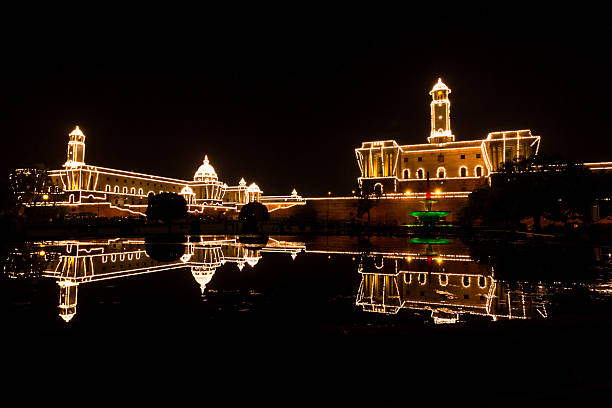 インド大統領会館 - india gate delhi new delhi ストックフォトと画像