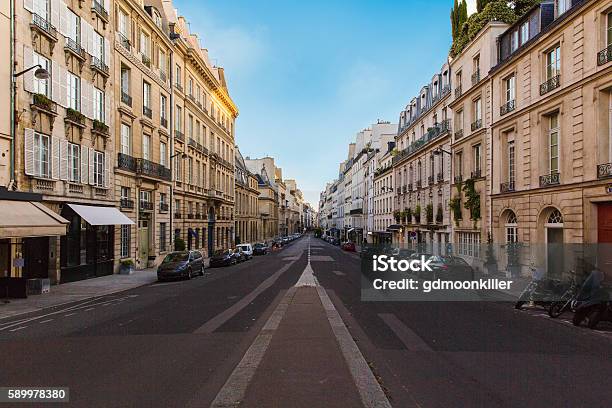 Photo libre de droit de Rues De Paris banque d'images et plus d'images libres de droit de Rue - Rue, Paris - France, Ville - Milieu urbain