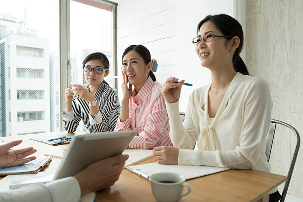 istock Employees will be meeting at the window. 589983618