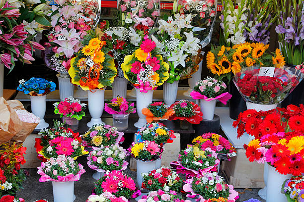 istock Flowers for sale 590054916