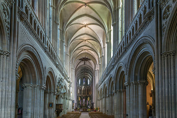 바이외 캐서드럴, ��프랑스 - cathedral gothic style indoors church 뉴스 사진 이미지