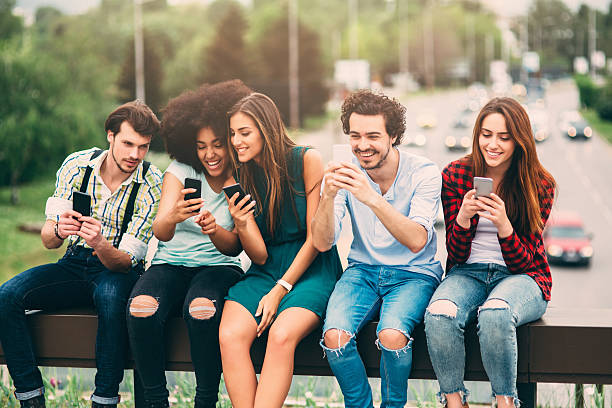 istock Surfing the net in the city 590074602