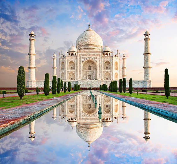 taj mahal au coucher du soleil, agra, inde - taj mahal photos et images de collection