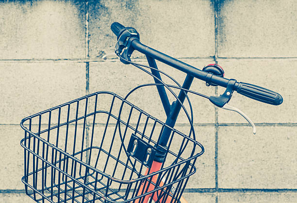 istock Close - up Vintage bike basket and handle 590240492