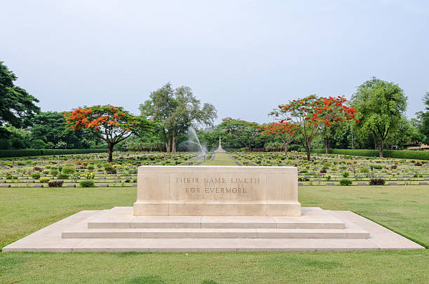 Chungkai War Cemetery, THailand Chungkai War Cemetery this is historical monuments where to respect prisoners of the World War 2 who rest in peace here, Kanchanaburi Province, Thailand rood stock pictures, royalty-free photos & images