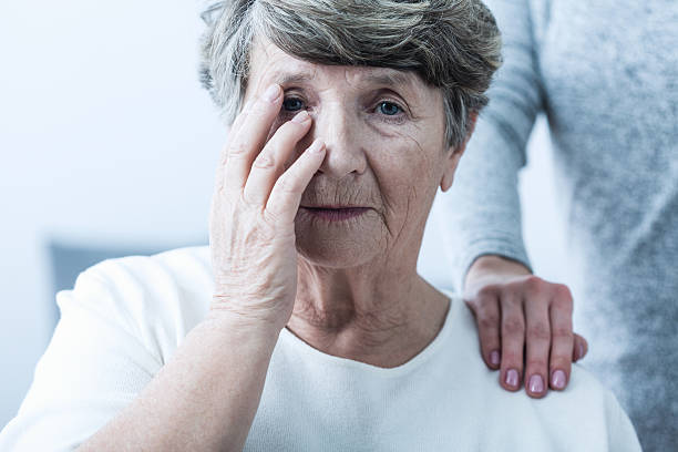 woman suffering from senility - alzheimer stok fotoğraflar ve resimler