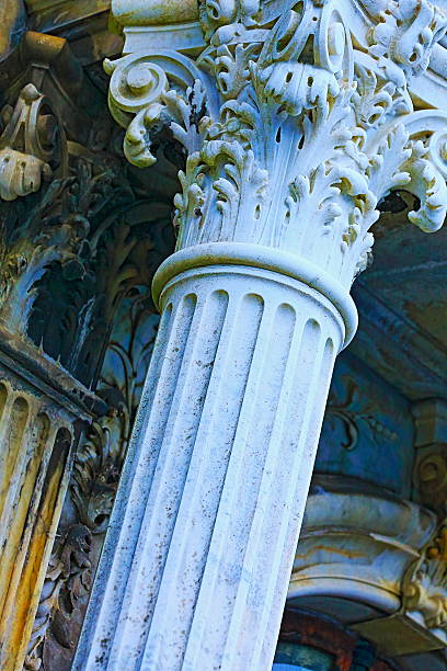 koryncki grecki architektoniczny klasyczny kolumna fasada budynku koncepcji szczegółowo - column ionic macro architecture zdjęcia i obrazy z banku zdjęć