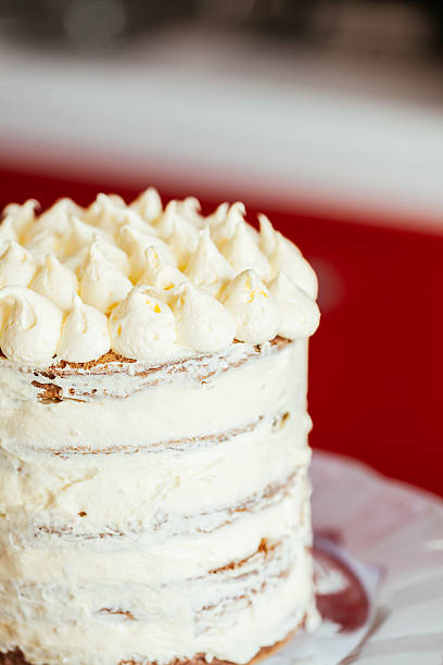 istock The Naked Cake 590288624