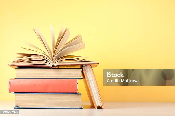 Open Book Hardback Books On Wooden Table Education Background Back-foton och fler bilder på Abstrakt