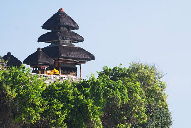푸라 루후르 울루와투 사원 - bali temple landscape seascape 뉴스 사진 이미지