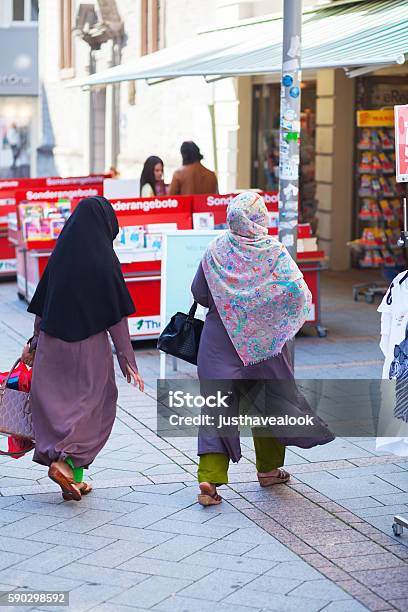 Adult Muslim Women In Iserlohn-foton och fler bilder på Burkini - Burkini, Bärkasse, Editorial