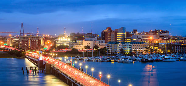 istock Skyline of Charleston 590586152