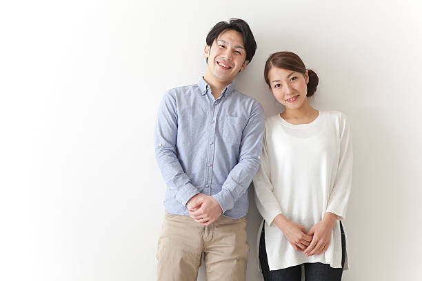 笑顔の日本のカップル - married ストックフォトと画像