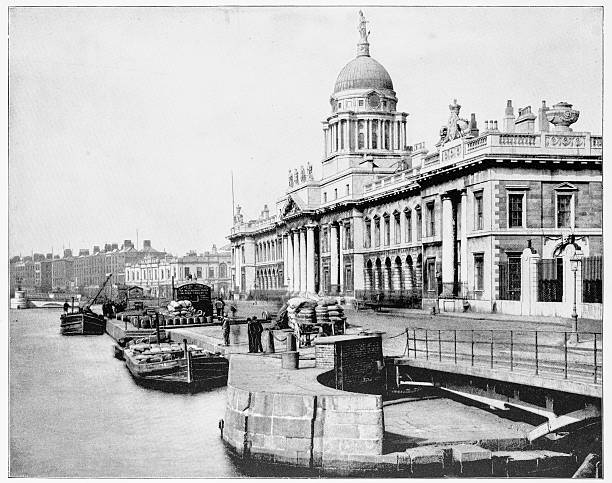 istock Custom House, Dublin, Ireland in 1880s 591436430