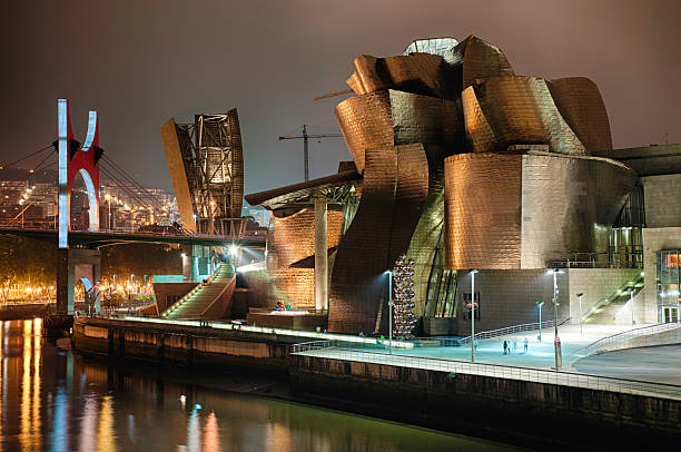 museo guggenheim de bilbao  - contemporary editorial pattern architecture fotografías e imágenes de stock