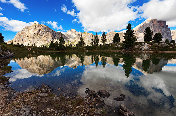 istock Lago di Limides in Dolomite Alps, Italy 591824312