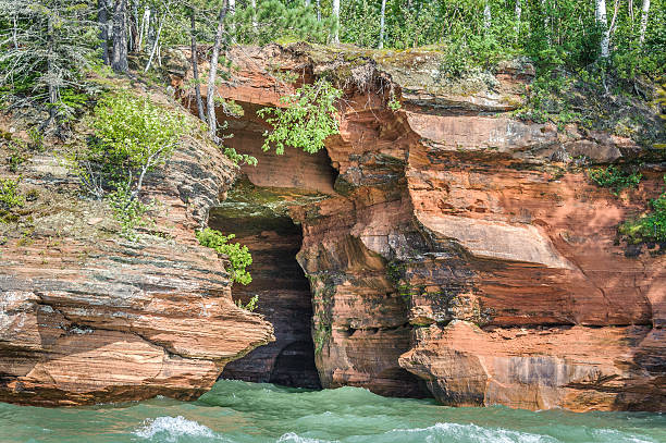 istock Lake Superior Sea Cave Formation 591830354