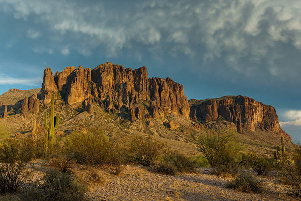 istock Sunset approaches the Superstition Mountains 591984926