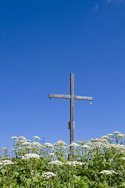 istock Summit cross on Juifen 591997350