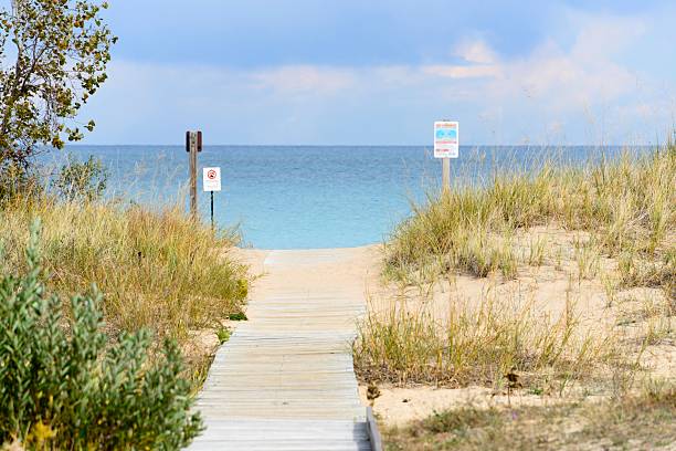 lago michigan, na península leelanau terra - leelanau peninsula - fotografias e filmes do acervo