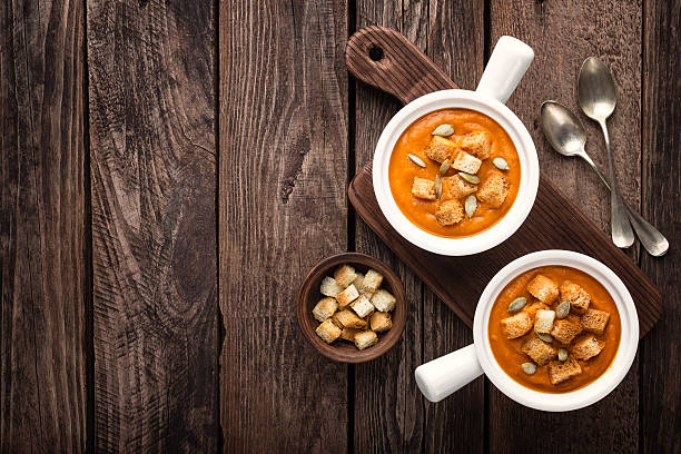 パンプキンスープ - thanksgiving vegetarian food pumpkin soup ストックフォトと画像