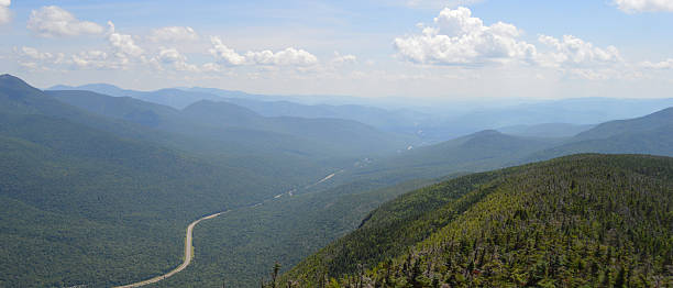 Franconia Notch Franconia Notch as viewed from the top of Canon Mountain. white mountains new hampshire stock pictures, royalty-free photos & images