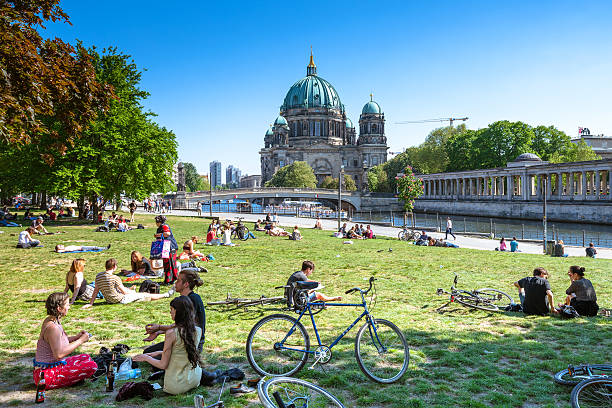 berliner dom und museumsinsel - berlin cathedral berlin germany museum island sunlight stock-fotos und bilder