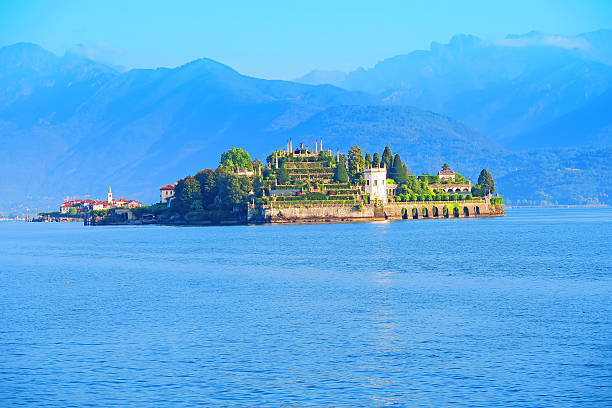 isla bella italia, lago mayor, - islas borromeas fotografías e imágenes de stock