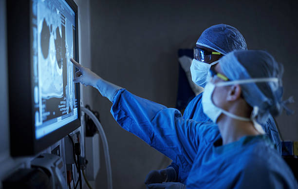 istock High performing surgeons know the value of teamwork 592647926