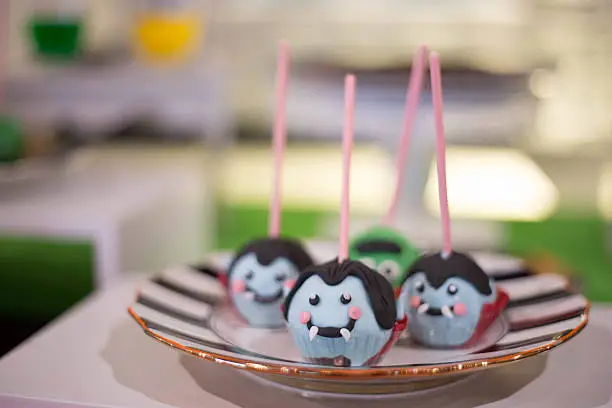 Vampire cake pops candy for halloween birthday party