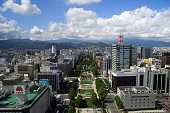 stadtbild-von-sapporo-durch-ein-fenster-des-sapporo-fernsehturms.jpg?b=1&s=170x170&k=20&c=y2h2UB9IrSiedKKUEFt3OR8pwDOQtYXh8ao10fcRJVE=