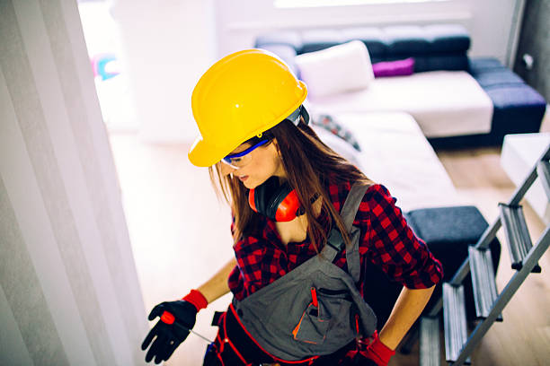 istock Home Improvement girl 592683836