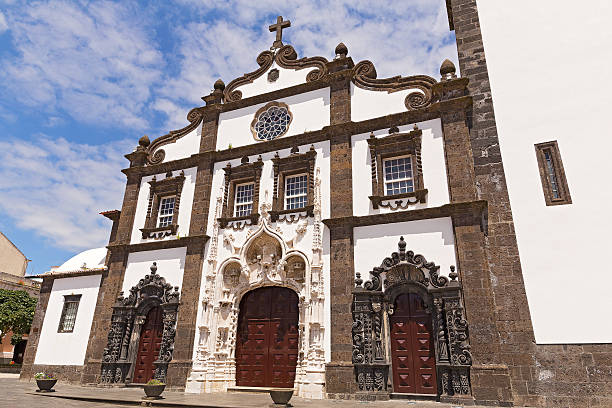 the main town church with beautiful baroque facade. - ponta delgada imagens e fotografias de stock