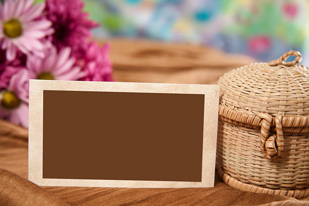 istock Purple daisy flower bouquet with blank notecard. 592686022