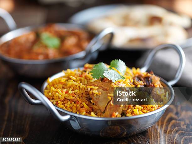 Plato Balti Con Biryani De Pollo Indio Foto de stock y más banco de imágenes de Biryani - Biryani, Pollo, Comida india