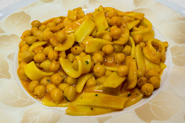 Pasta and chickpeas Italian food: Pasta and chickpeas salento puglia stock pictures, royalty-free photos & images