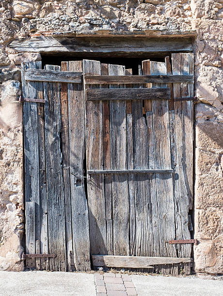 istock Old wooden door 593324846