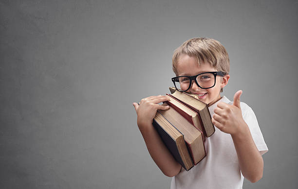 boy going back to school - glasses child cute offspring imagens e fotografias de stock