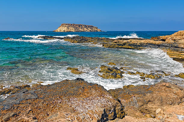 isla mediterránea geronisos - akamas fotografías e imágenes de stock