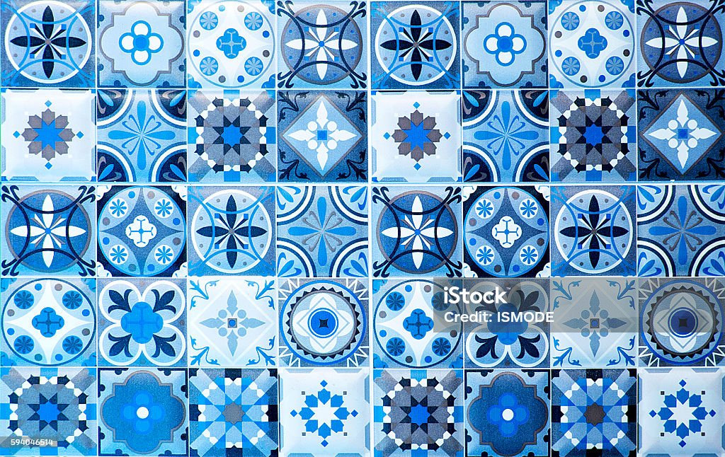 decoración de paredes de azulejos de cerámica azul vintage. Baldosas cerámicas turcas - Foto de stock de Baldosa libre de derechos