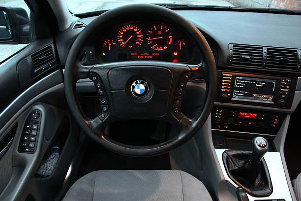 Bmw 520i E39 Stockfoto und mehr Bilder von BMW - BMW, Auto-Innenansicht,  Beleuchtet - iStock