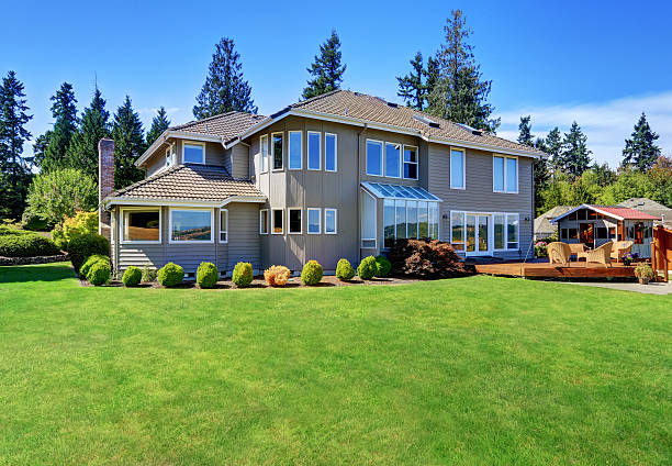istock Great curb appeal of luxury house with back deck 594477916