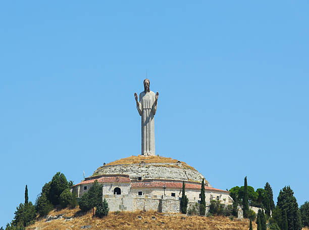 cristo del otero in palencia, spain - palencia province fotografías e imágenes de stock