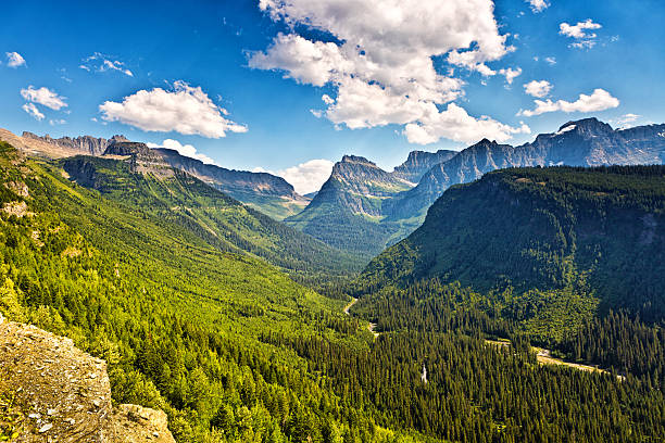 シーニック・行くサンロード、氷河国立公園、ワシントン - going to the sun road ストックフォトと画像