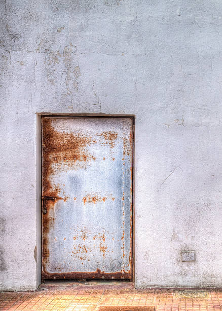 istock old metal door 594483164
