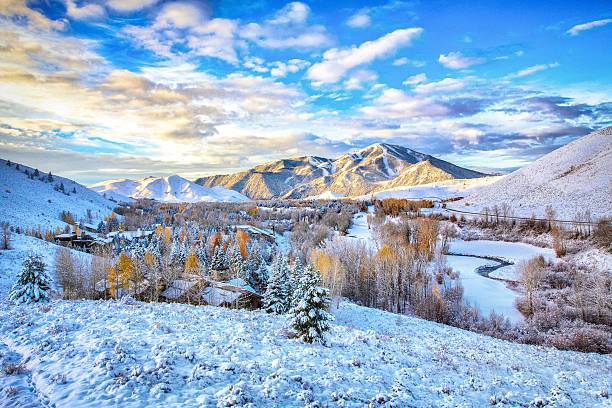 first snow - sun valley, idaho - estância de esqui imagens e fotografias de stock