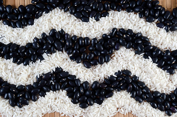 istock waves of beans and rice 594908224